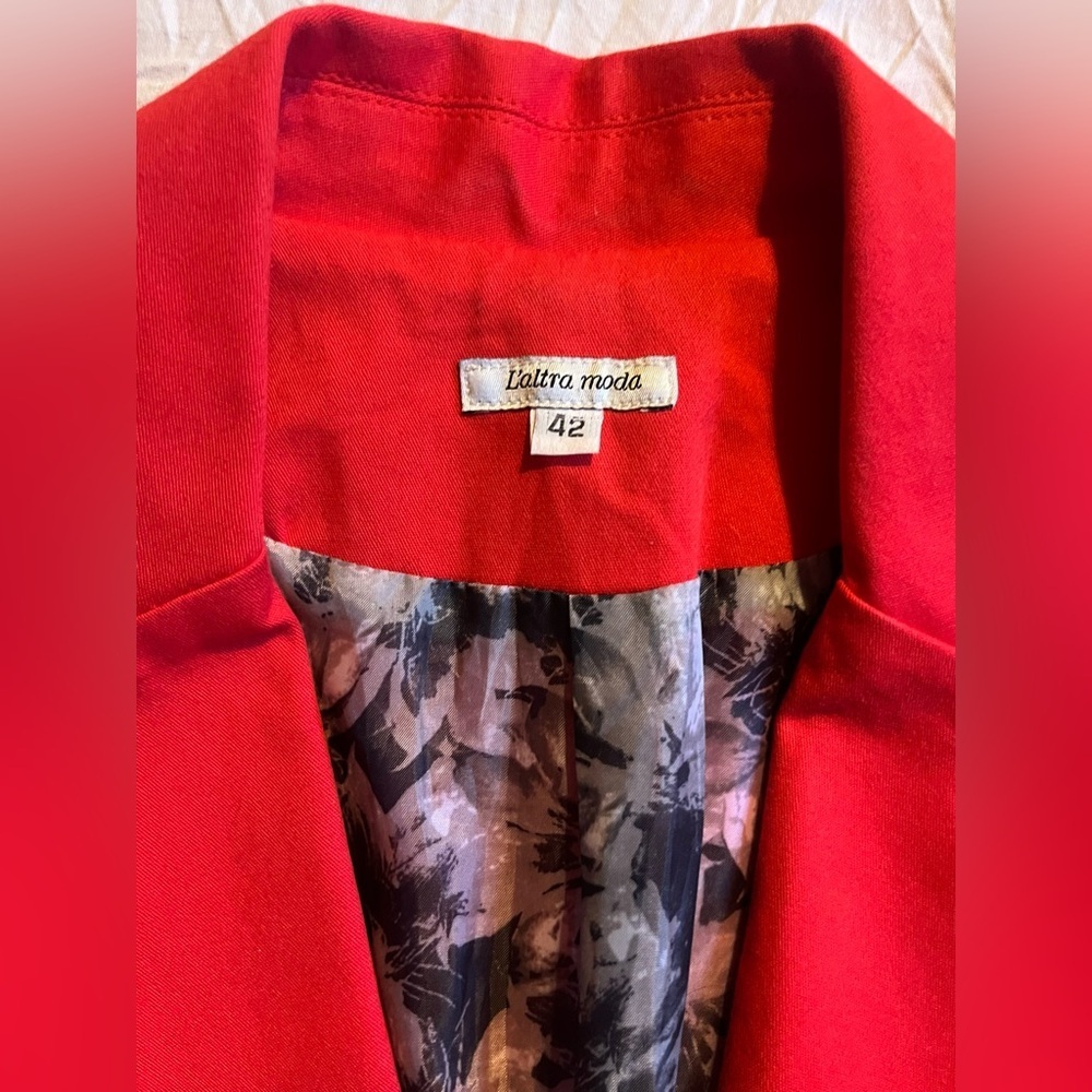 L’altra Moda Women's Red Blazer w Floral Interior and Rolled Cuff Size 42 - Picture 10 of 15
